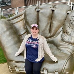 Meet your Posher, Laura